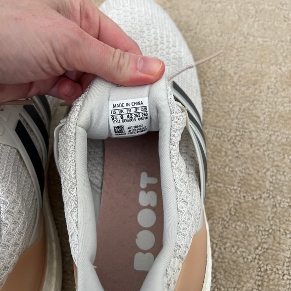 Adidas UltraBoost 4.0 “show your stripes” 9.5 - Picture 7 of 7